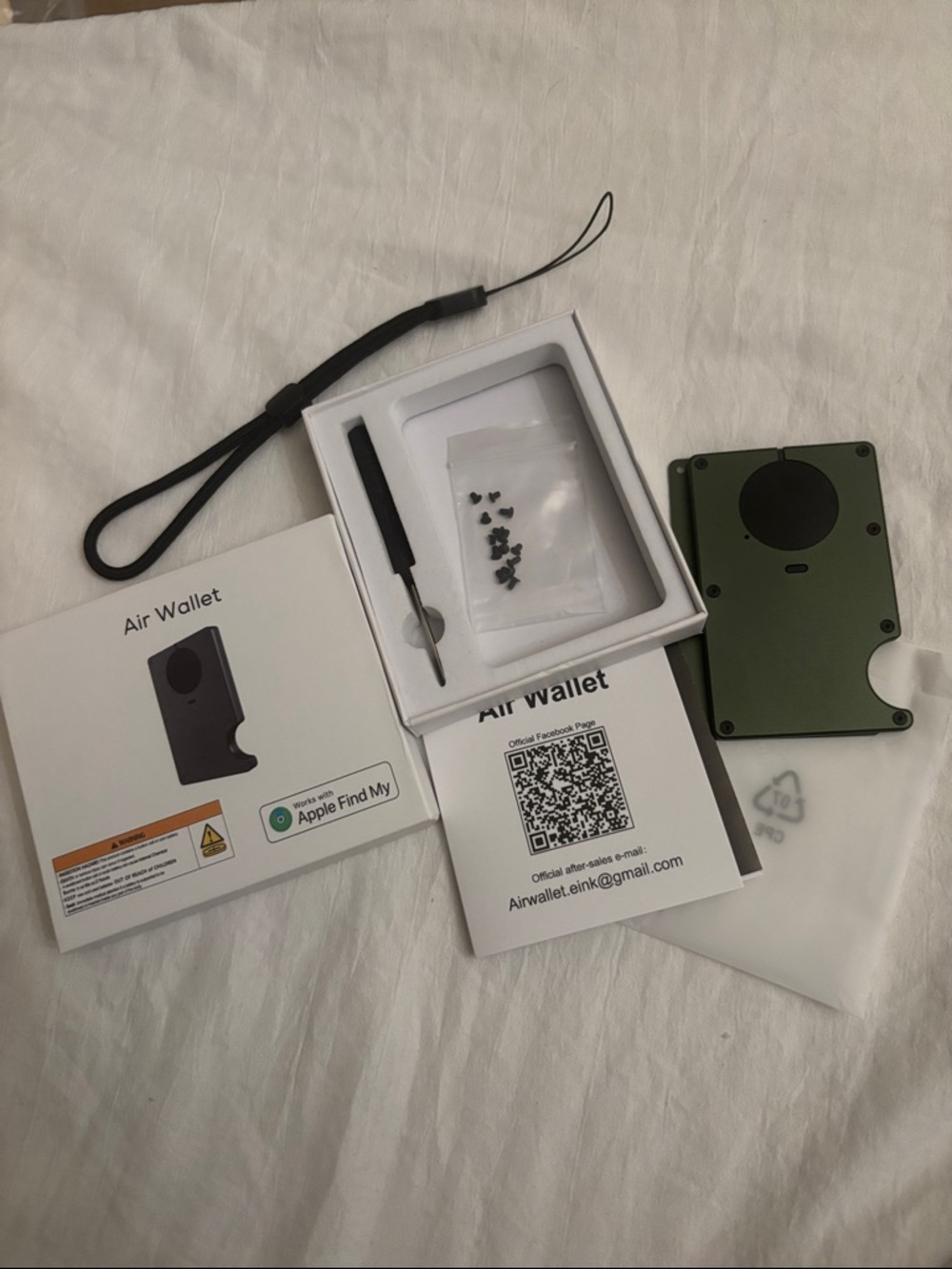 QEG Wallet Finder Card - Army Green.Ultra thin smart tracker card.